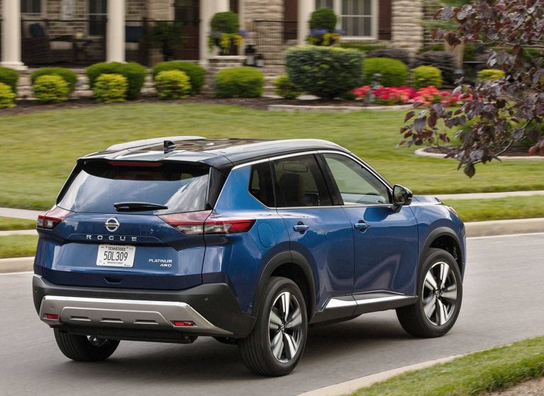 23462996_web1_M-2021-Nissan-Rogue-r-EDH-201130